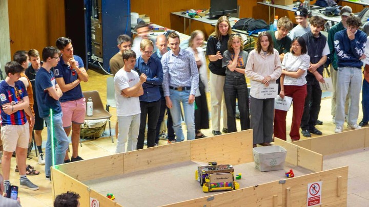 Interdisciplinary robot competition